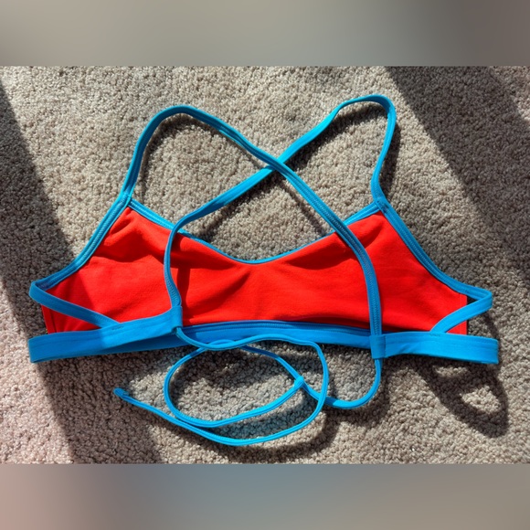 TYR Morocco Mojave Colorful Playful Bikini Top Blue Pink XS - Picture 3 of 4